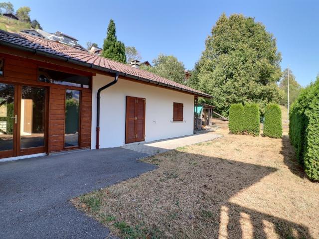 For rent small chalet with 2.5 rooms, large terrace