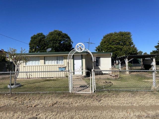 For Rent Spacious 4 Bedroom Home with Stunning Lake Views