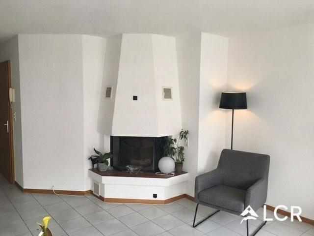For rent – Spacious 4.5 room duplex with a clear view in Landeron NE