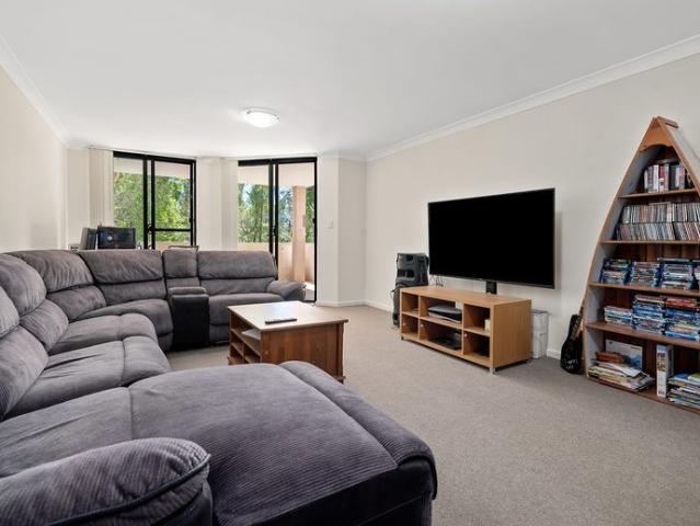 For Rent – Spacious Coastal Apartment Opposite the Beach