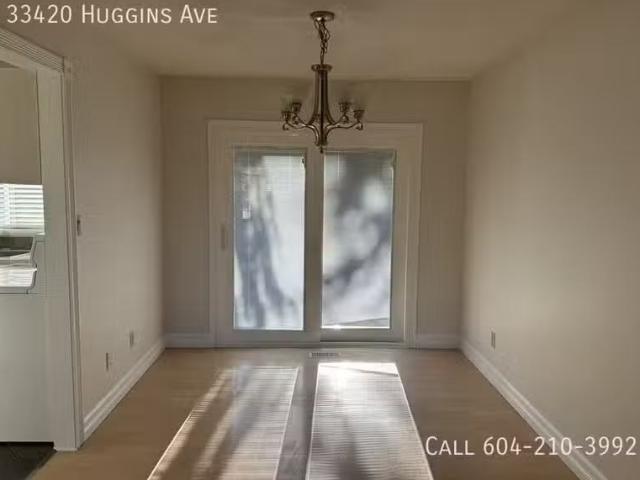 New Spacious Family Home 33420 Huggins Ave