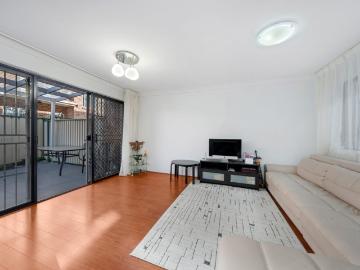 For Rent Spacious & Modern Townhouse in a Convenient Hurstville Location