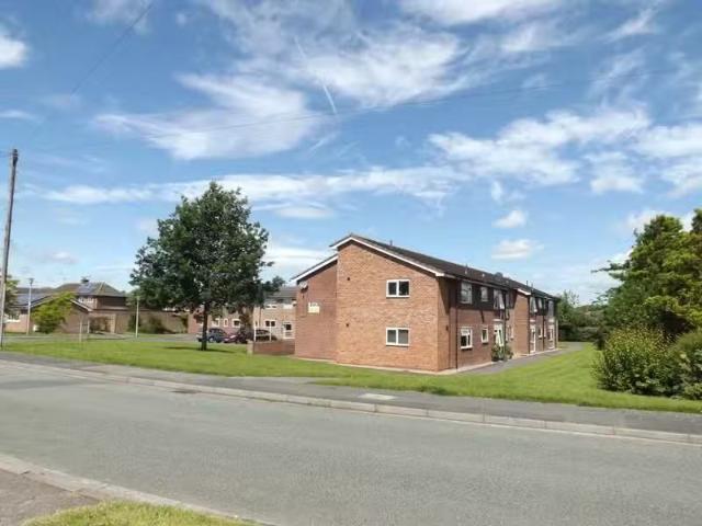 New Studio flat for rent in Fountain Court, Mount Pleasant Roa.