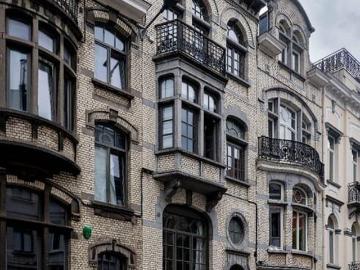 For rent – Stunning 330 m² bel etage house in Etterbeek