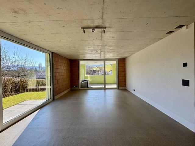FOR RENT – Superb 2.5 room framed apartment of 63 m² – bright, with elevator and without threshold