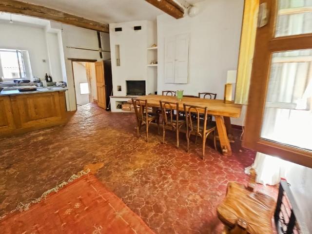 Forcalquier Maison de village de caractère avec terrasse e. 92m² Forcalquier