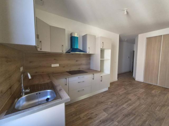 FORCALQUIER NOTRE DAME VASTE F3 RFENOVE CLIMATISE