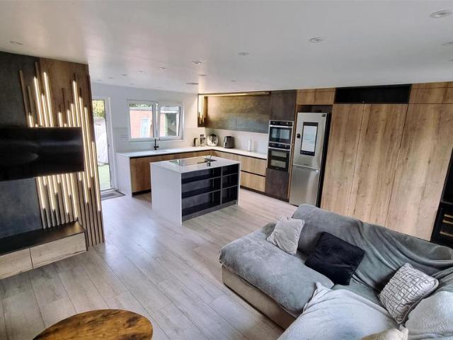 Ford Lane, Ferndown 3 bed detached bungalow to rent £2,200 pcm £508 pw