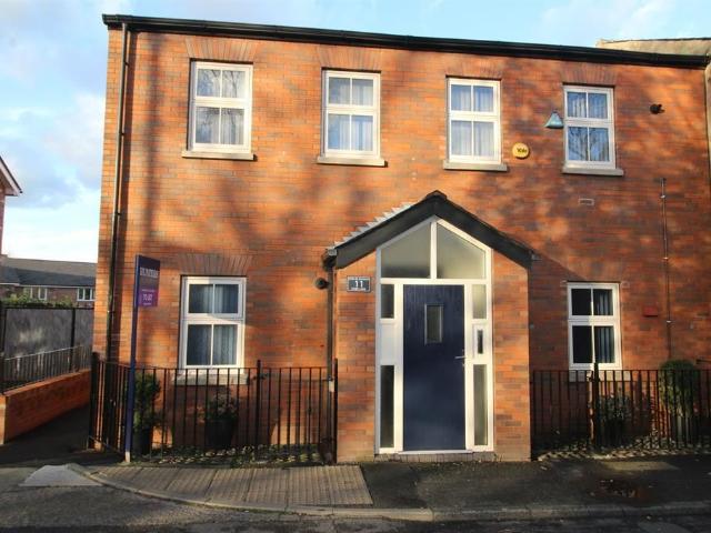 Ford Lane, Northenden, Manchester M22, 1 bed flat to rent, £750 pcm | PrimeLocation