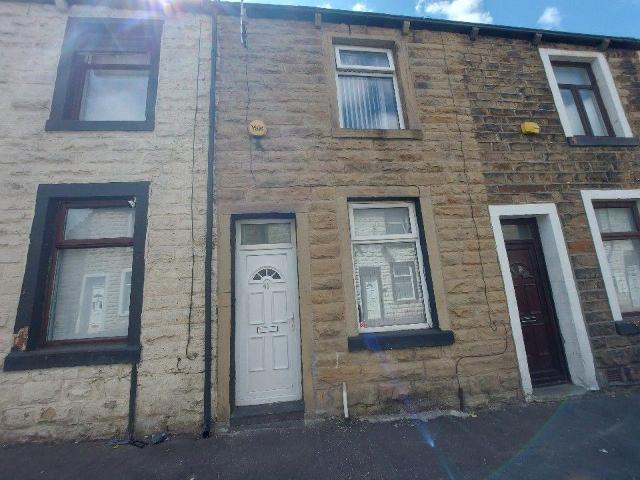 Ford Street, Burnley BB10 2 bed terraced house to rent £575 pcm £133 pw