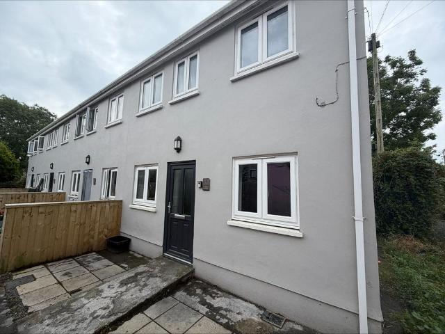 Forde Court, Kidwelly, SA17 2 bed semi detached house to rent £750 pcm £173 pw