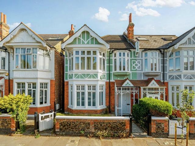 Fordhook Avenue, London, W5 2 bed apartment to rent £2,850 pcm £658 pw