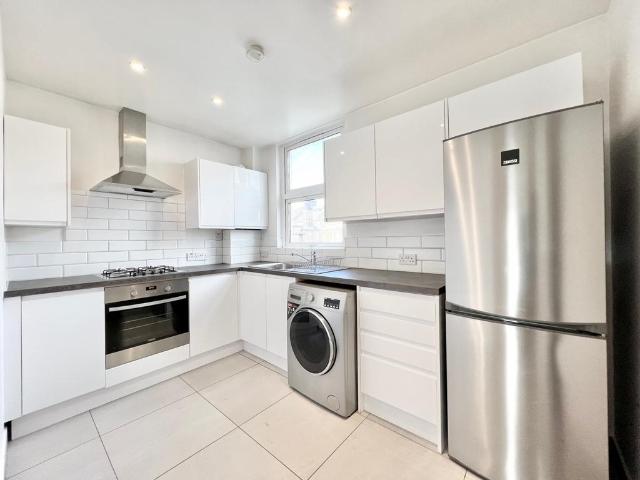 Fordingley Road, London W9 3 bed flat to rent £3,300 pcm £762 pw
