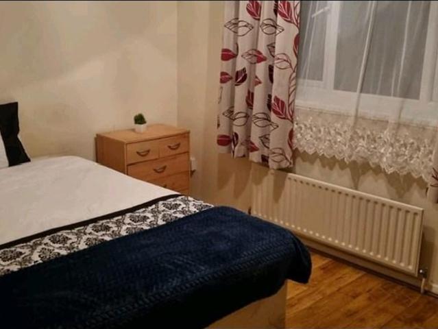 Fords Park Road, London, E16 1 bed in a house share to rent £780 pcm £180 pw