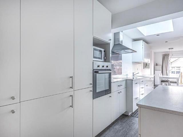 Fordwater Road, Chertsey KT16 3 bed terraced bungalow to rent £2,295 pcm £530 pw