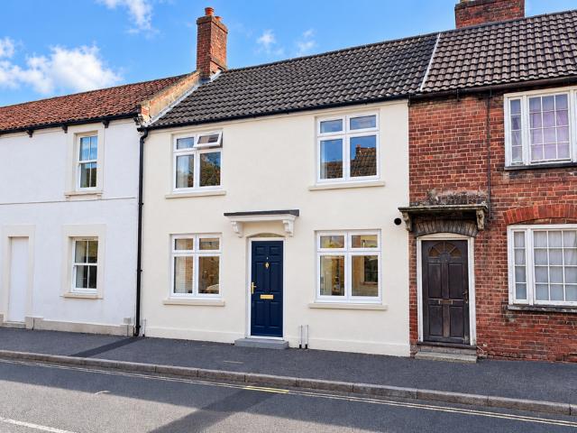 Fore Street, Westbury BA13, 2 bed cottage to rent, £1,250 pcm | PrimeLocation