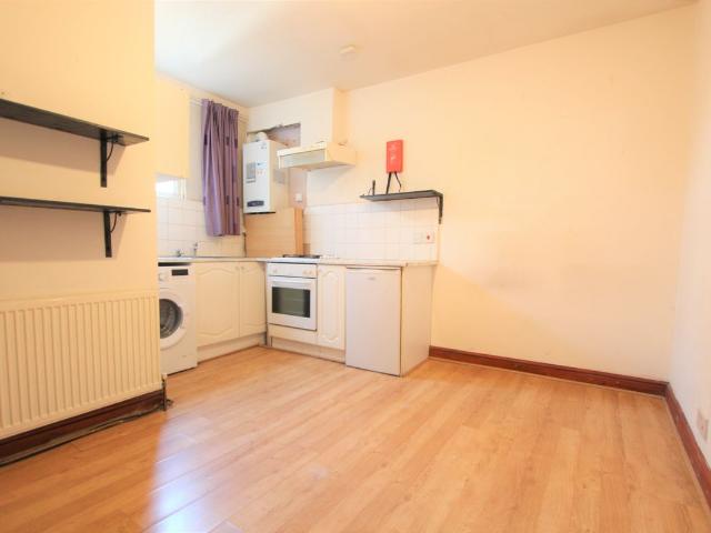 Fore Street, Edmonton N9, Studio to rent, £1,050 pcm | PrimeLocation
