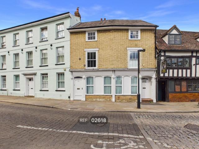 Fore Street, Ipswich, Suffolk, UK. 2 bed flat to rent £950 pcm £219 pw