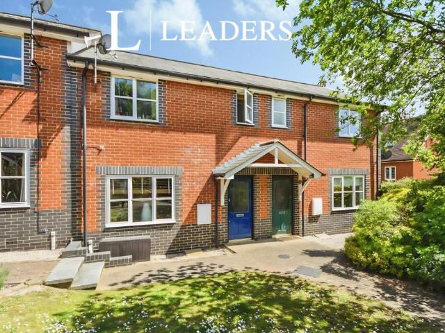 Foremans, Roxwell Road, Chelmsford, CM1 2 bed house to rent £1,500 pcm £346 pw