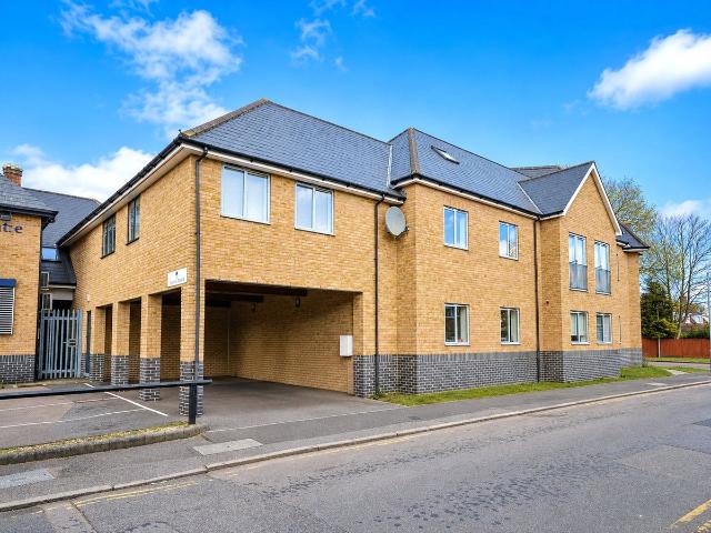 Forest Court, 76 Hemnall St, Epping, Essex CM16, 1 bed flat to rent, £1,350 pcm | PrimeLocation