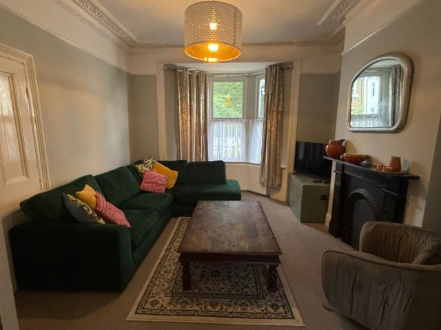 Forest Gate, London, London E7, 4 bed property to rent, £2,810 pcm | PrimeLocation
