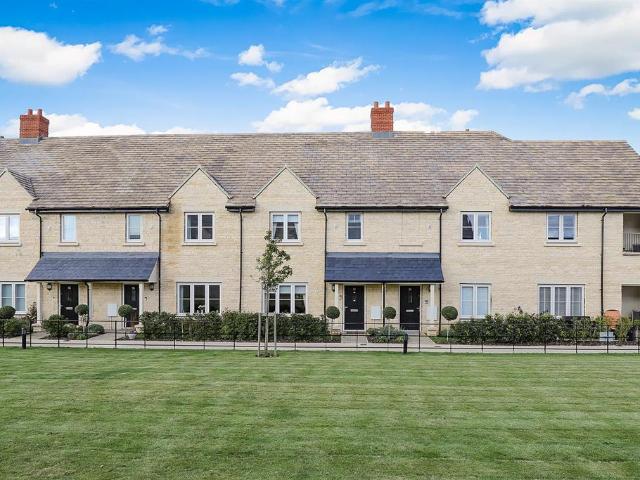 Forest Grove, Cotswold Gate, Burford 2 bed retirement property to rent £2,500 pcm £577 pw