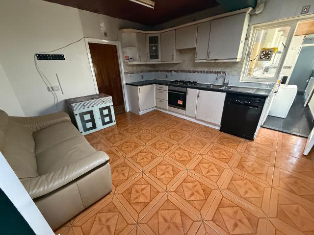 Forest Drive, London E12, 3 bed flat to rent, £2,050 pcm | PrimeLocation