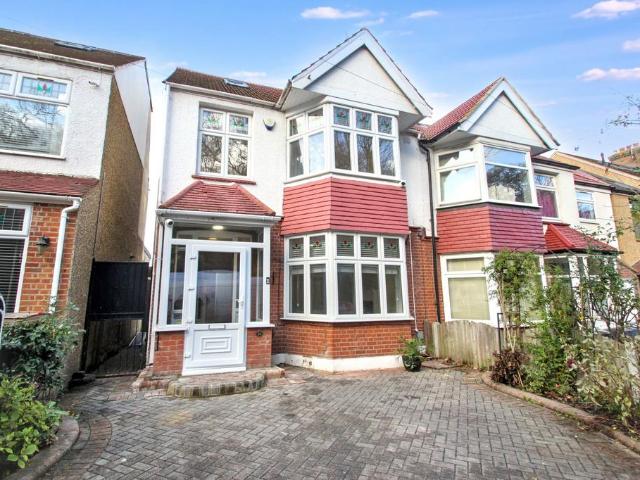 Forest Drive, Woodford Green, IG8 4 bed semi detached house to rent £3,000 pcm £692 pw