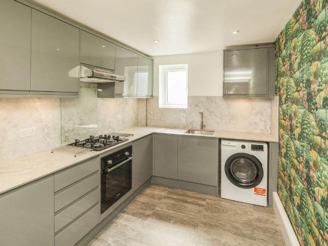 Forest Hill Road, London SE22, 2 bed maisonette to rent, £2,150 pcm | PrimeLocation