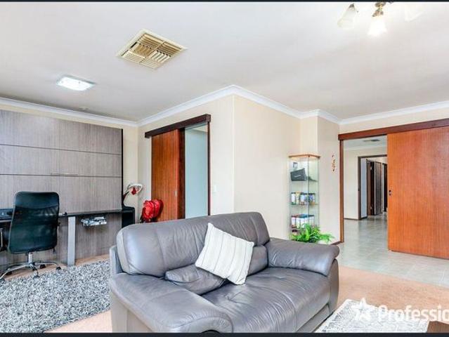 FOREST LAKES CHARMER With Swimming Pool