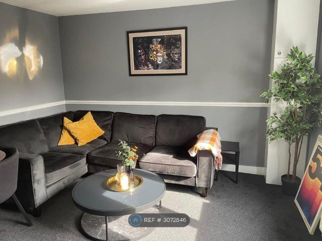 Forest Lane, London E7, 2 bed maisonette to rent, £1,850 pcm | PrimeLocation