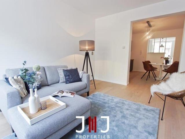 Forest Park – Bright 1 Bedroom Apartment