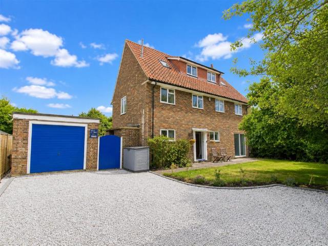 Forest Road, Worthing 5 bed detached house to rent £3,000 pcm £692 pw