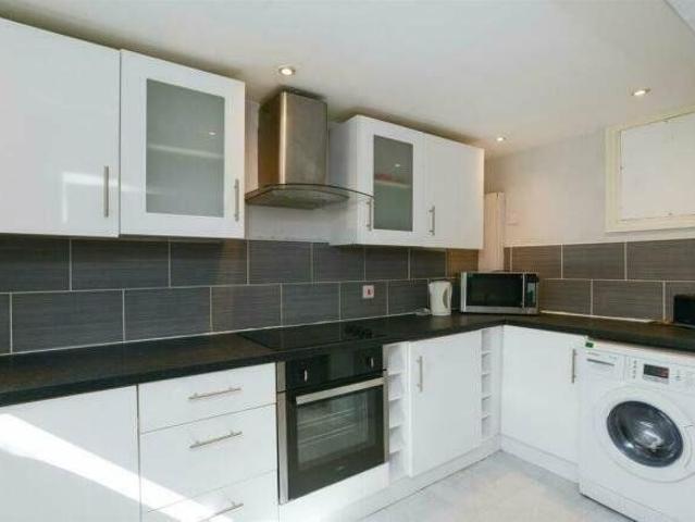 Forest Road East, Nottingham, Nottinghamshire NG1, 4 bed shared accommodation to rent, £2,340 pcm | PrimeLocation