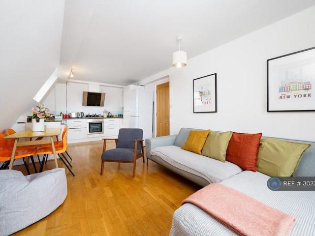 Forest Road, London, E8 2 bed flat to rent £2,750 pcm £635 pw