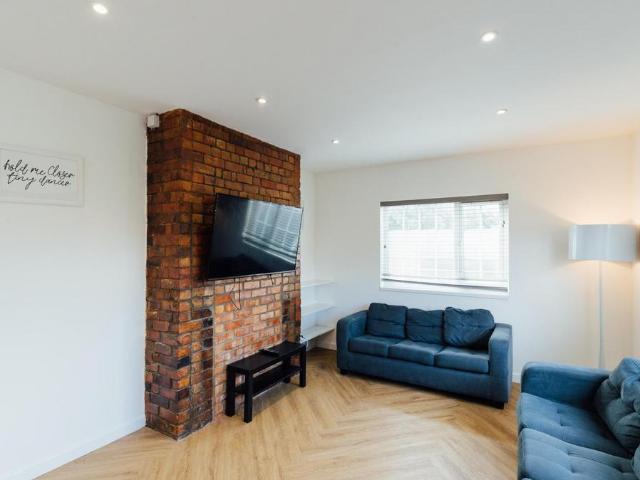 Forest Road, Loughborough LE11 6 bed house to rent £3,250 pcm £750 pw