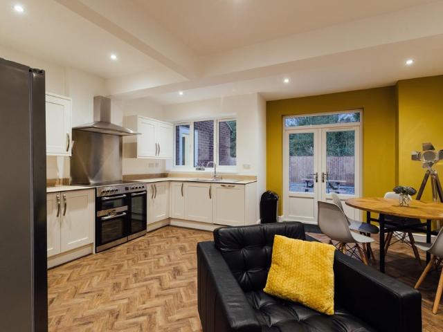 Forest Road, Loughborough LE11 6 bed house to rent £3,380 pcm £780 pw