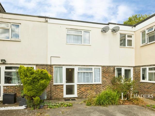 Forest Ridge, Sharpthorne, East. 2 bed terraced house to rent £1,450 pcm £335 pw