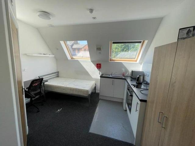 forest rise LE11 Studio to rent £845 pcm £195 pw