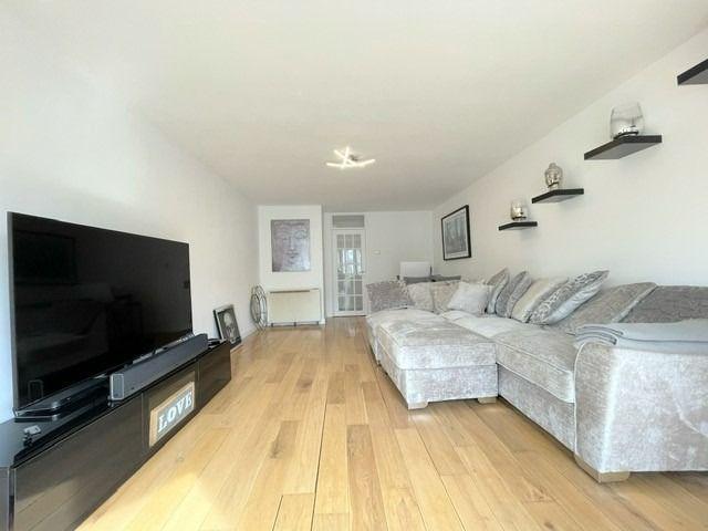 Forest View, North Chingford E4, 2 bed flat to rent, £1,750 pcm | PrimeLocation