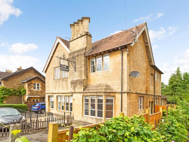 Forester Avenue Bath BA2 4 bed semi detached house to rent £2,750 pcm £635 pw