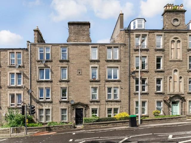 Forfar Road, Dundee DD4 2 bed flat to rent £970 pcm £224 pw