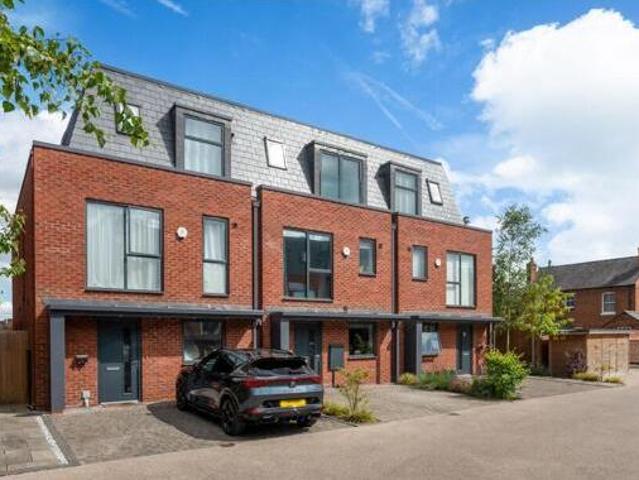 Forge Close, Stratford upon avon, 3 Bedroom Terraced