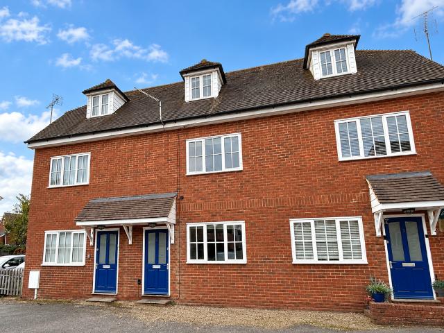Forge Mews, High Street, Staplehurst, Tonbridge TN12, 2 bed terraced house to rent, £1,100 pcm | PrimeLocation