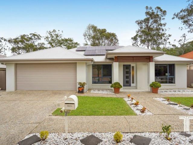 Former Display iconic in Prestigious Montrose Estate Calamvale