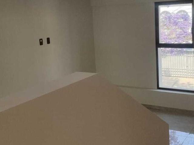 FORMIDABLE RESIDENCIA EN CD. SAT?LITE, TERRENO 198 m2, CONST. 260 m2  4 RECAMARAS, 4.5 BA?OS, 3 AUTOS, JARD?N