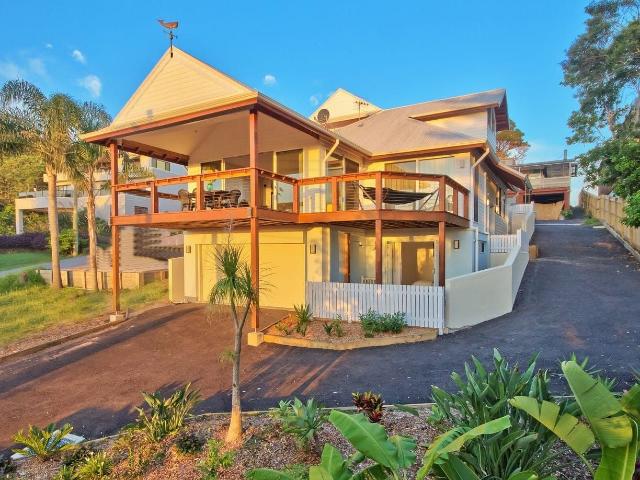 Forresters Beach, 9 Spoon Bay Road
