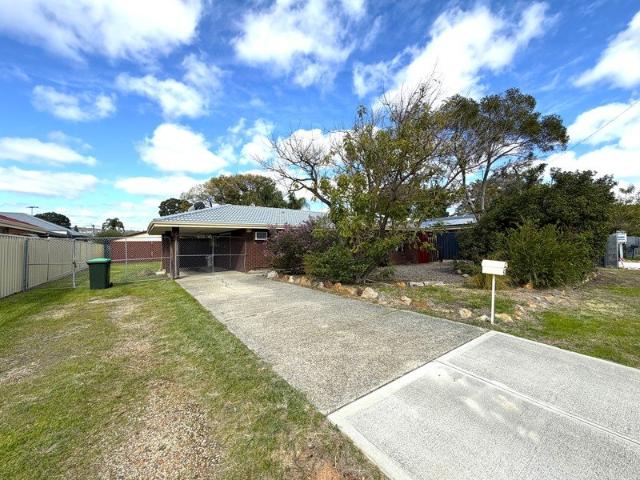 Forrestfield large yard and plenty of air conditioners !