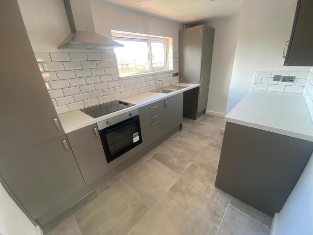 Forster Avenue, Newark, NG24 2 bed flat to rent £750 pcm £173 pw