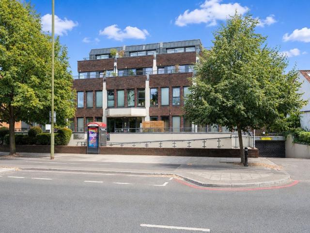 Forsyth House, Lower Richmond Road, Richmond TW9, 1 bed flat to rent, £2,395 pcm | PrimeLocation